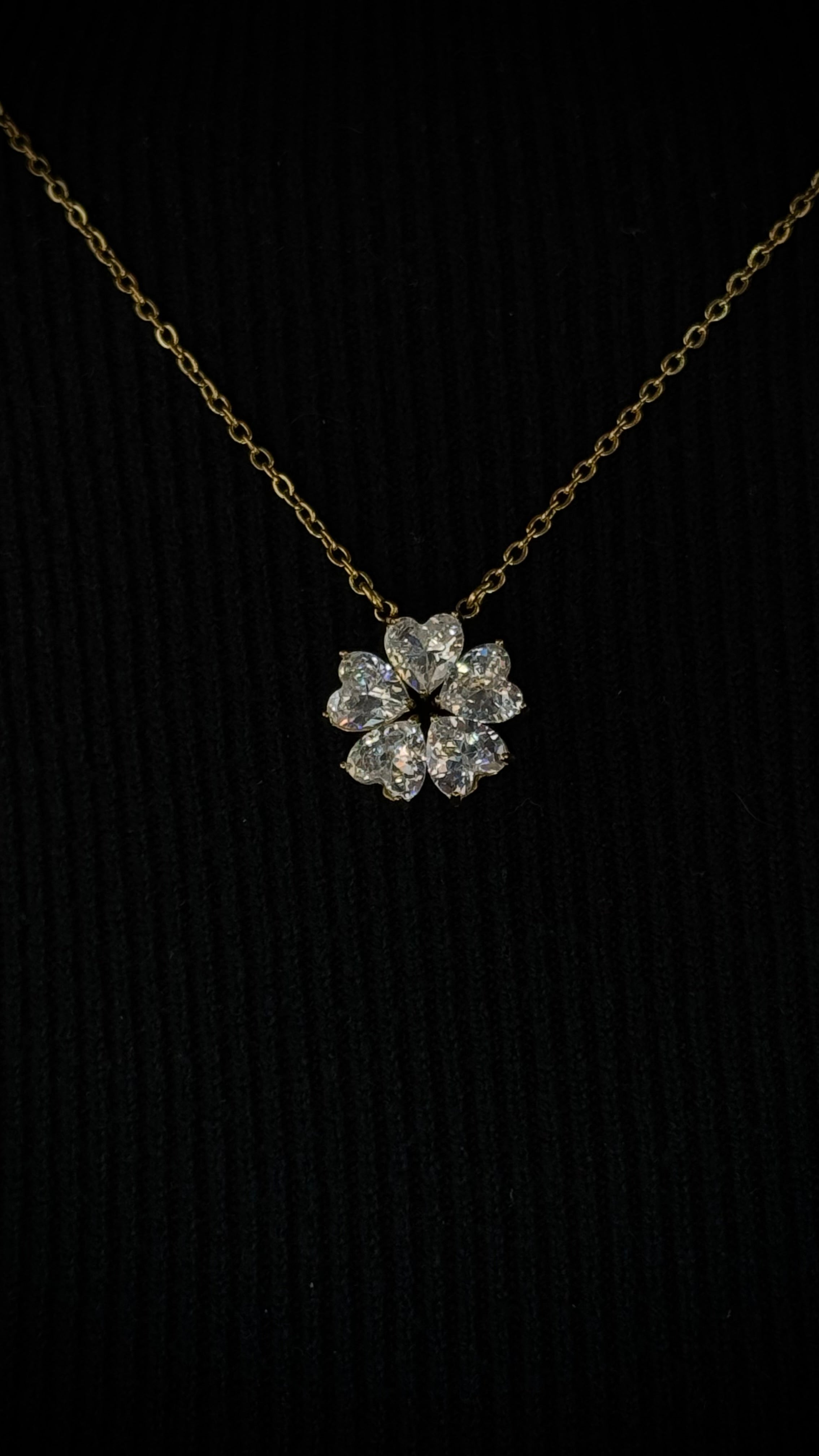 Collana quadrifoglio di luce