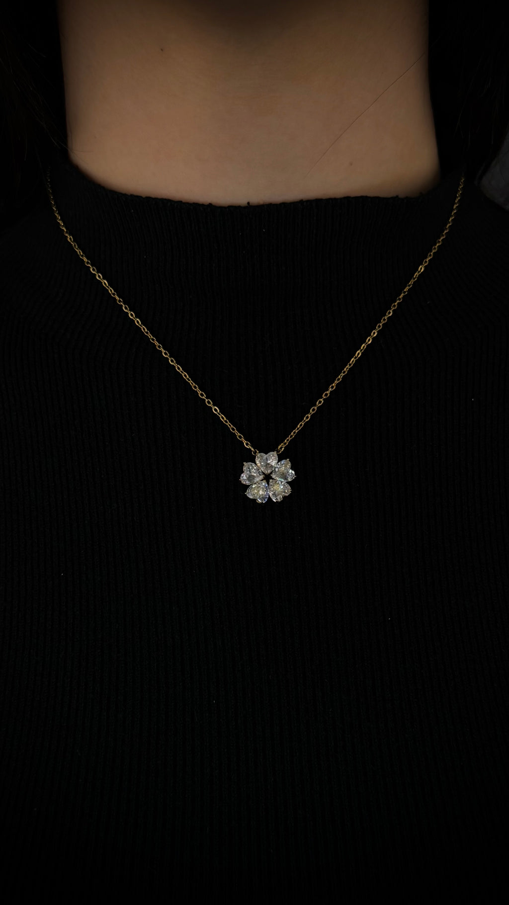 Collana quadrifoglio di luce