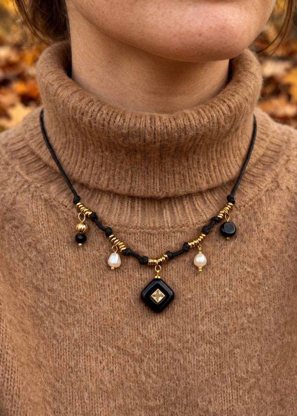 Collanina texana - “Black Focus”