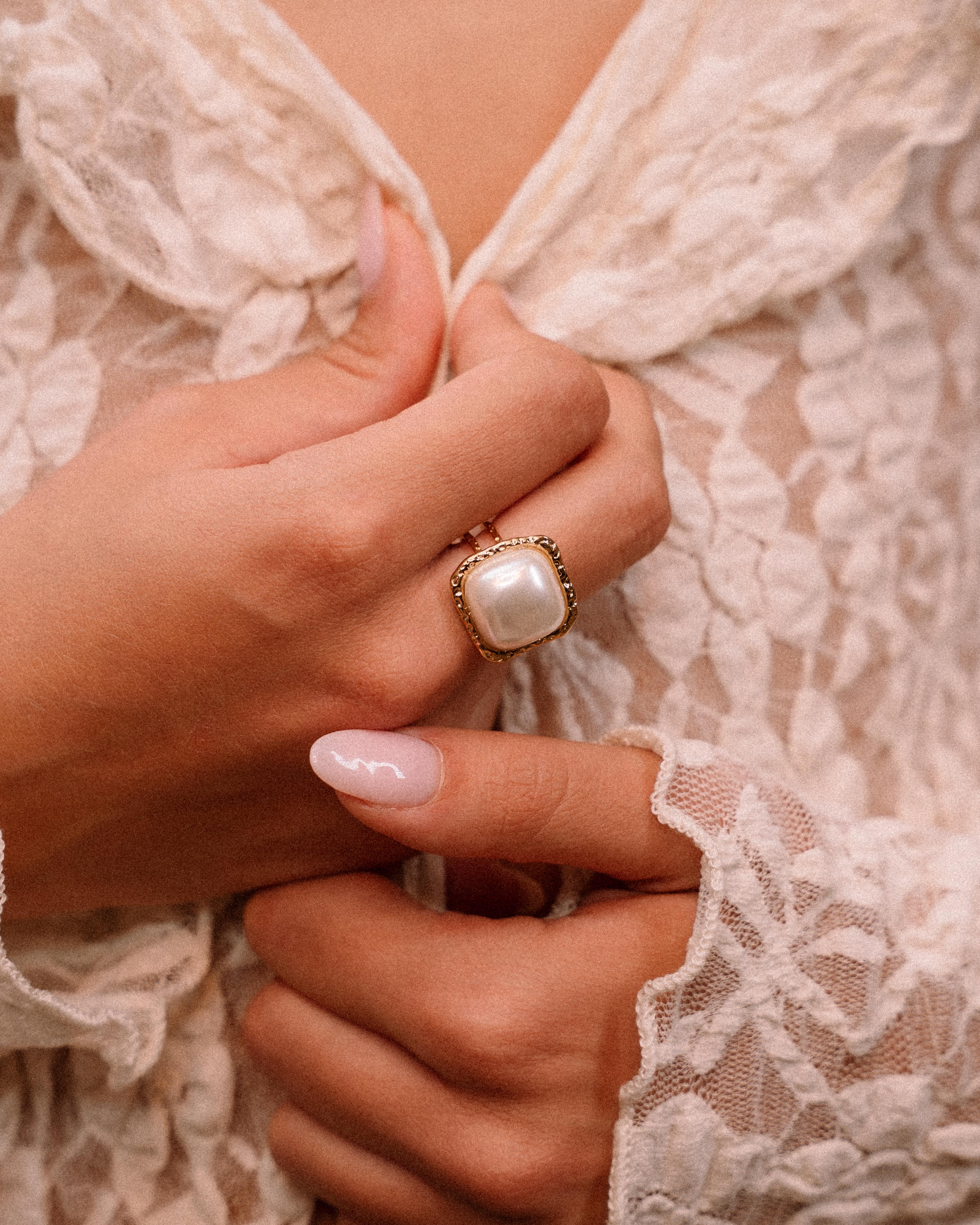 Anello Perla di luce